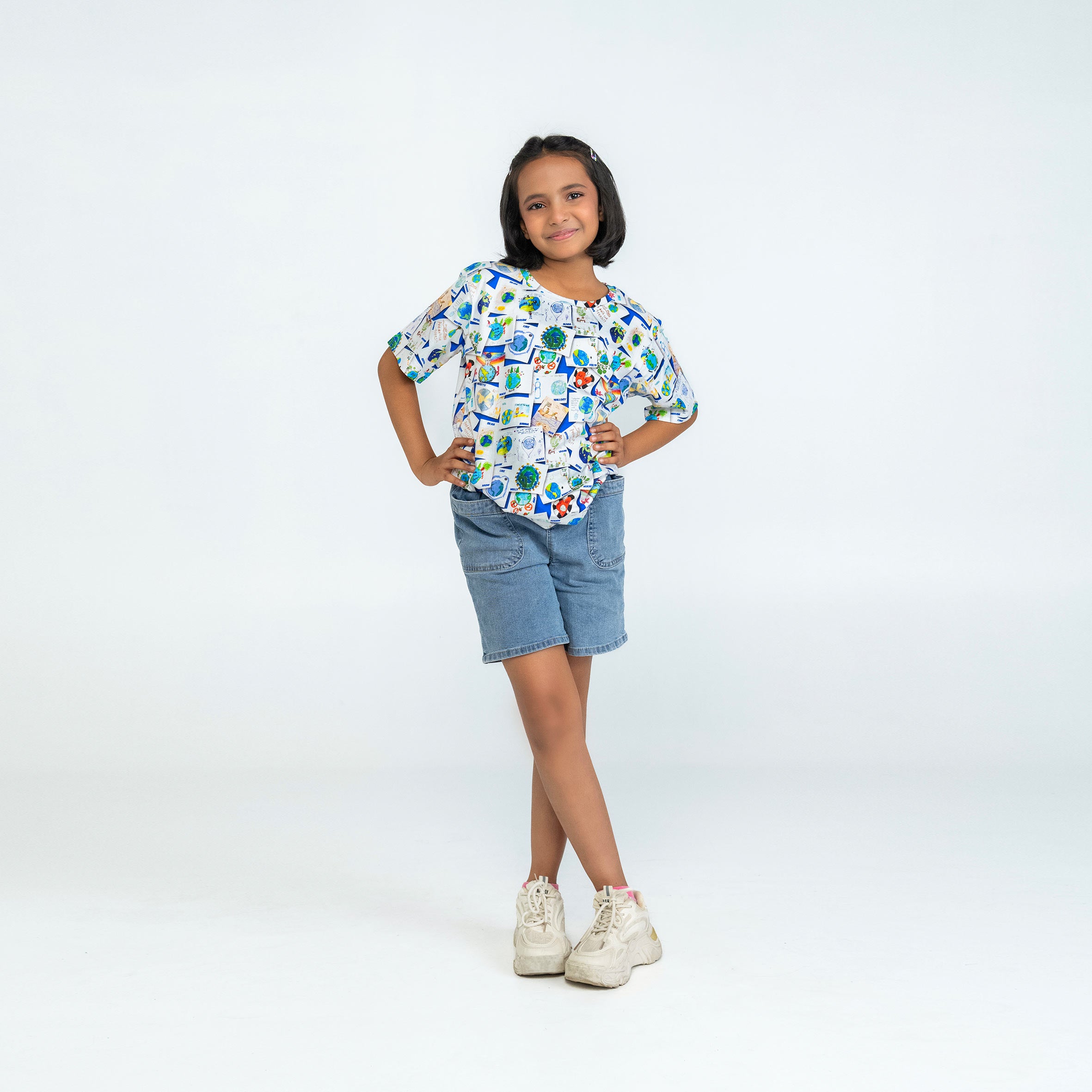 Save The Earth Kids' Art Kids T-Shirt