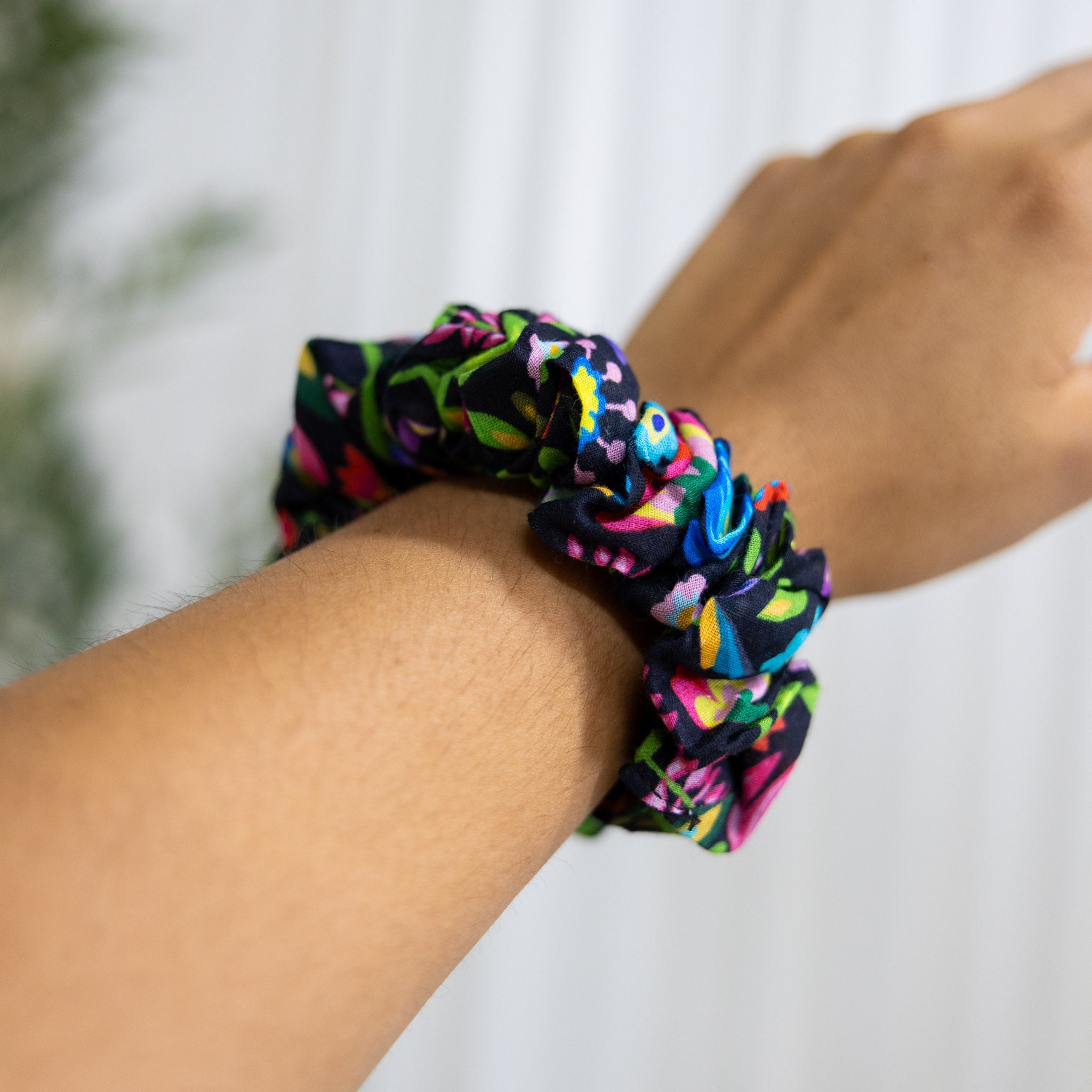 Hummingbirds Paradise Scrunchie