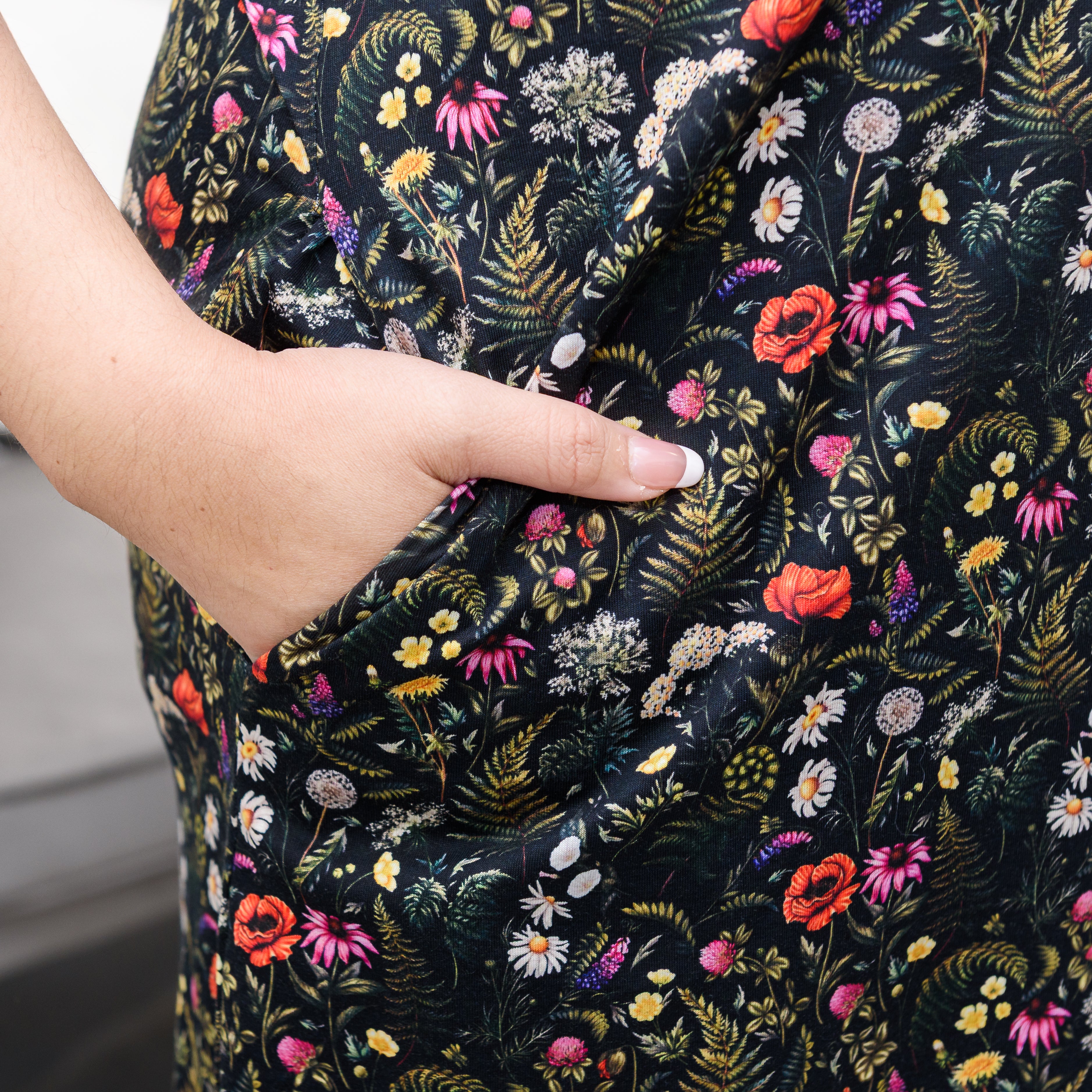 Botanical Night Nightshirt with Pockets