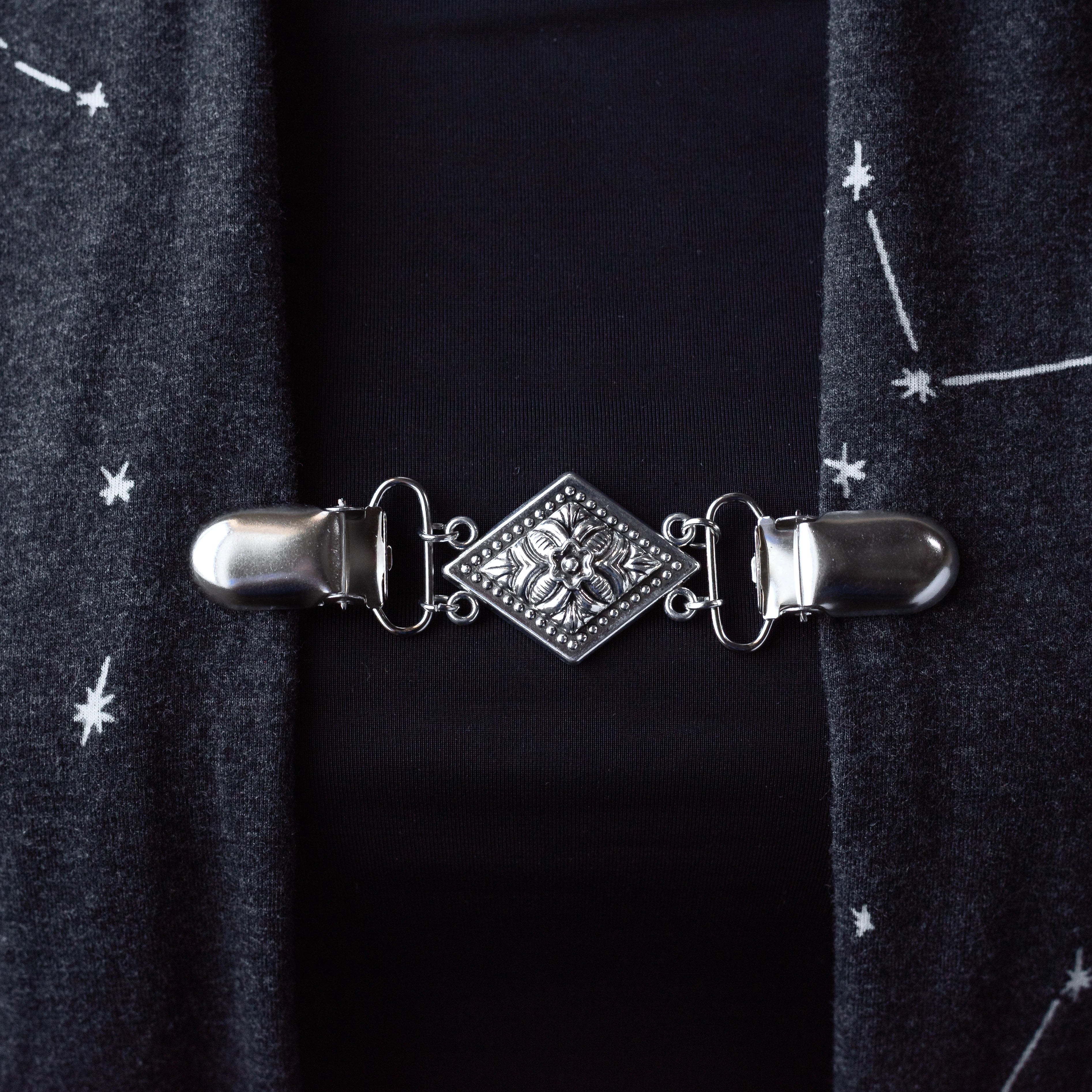 Geometric Bloom Cinch Clip