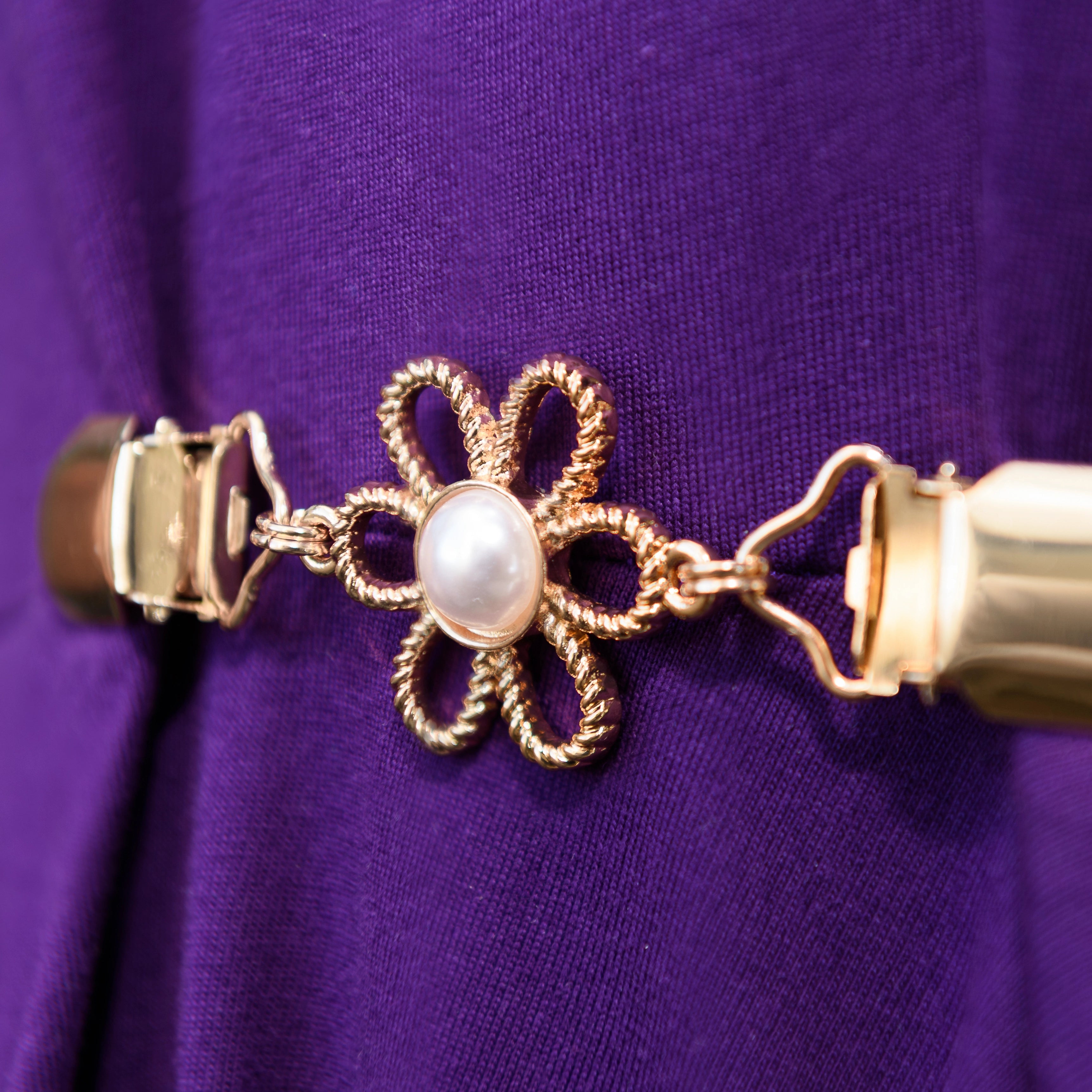 Golden Flower Cinch Clip
