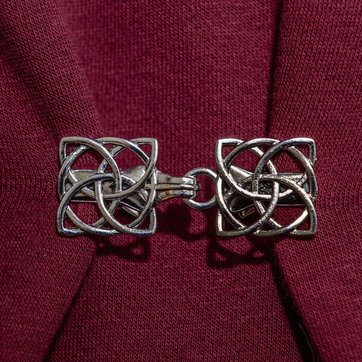 Shield Squares Knot Cinch Clip