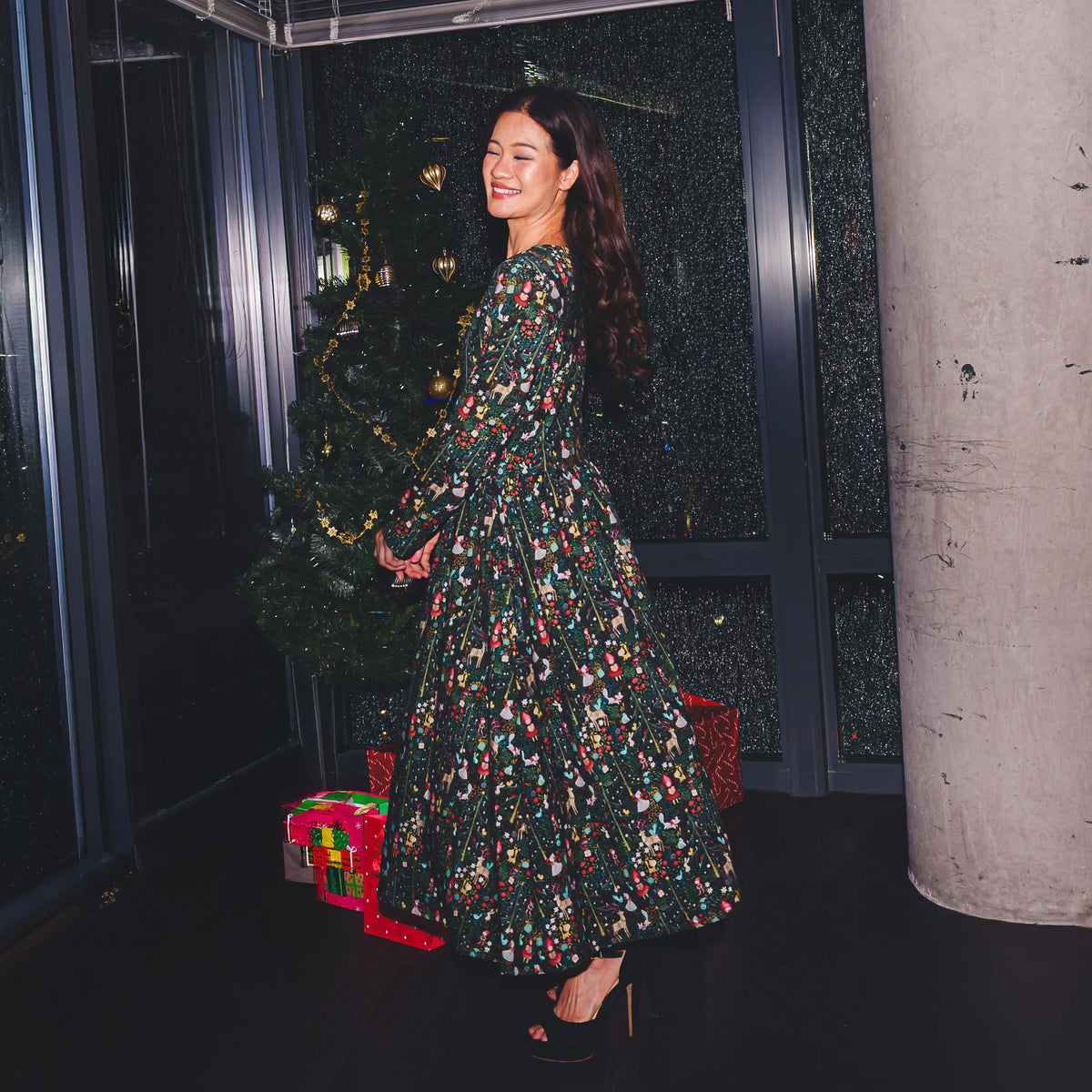 Storybook Holiday Midi Dress with Pockets