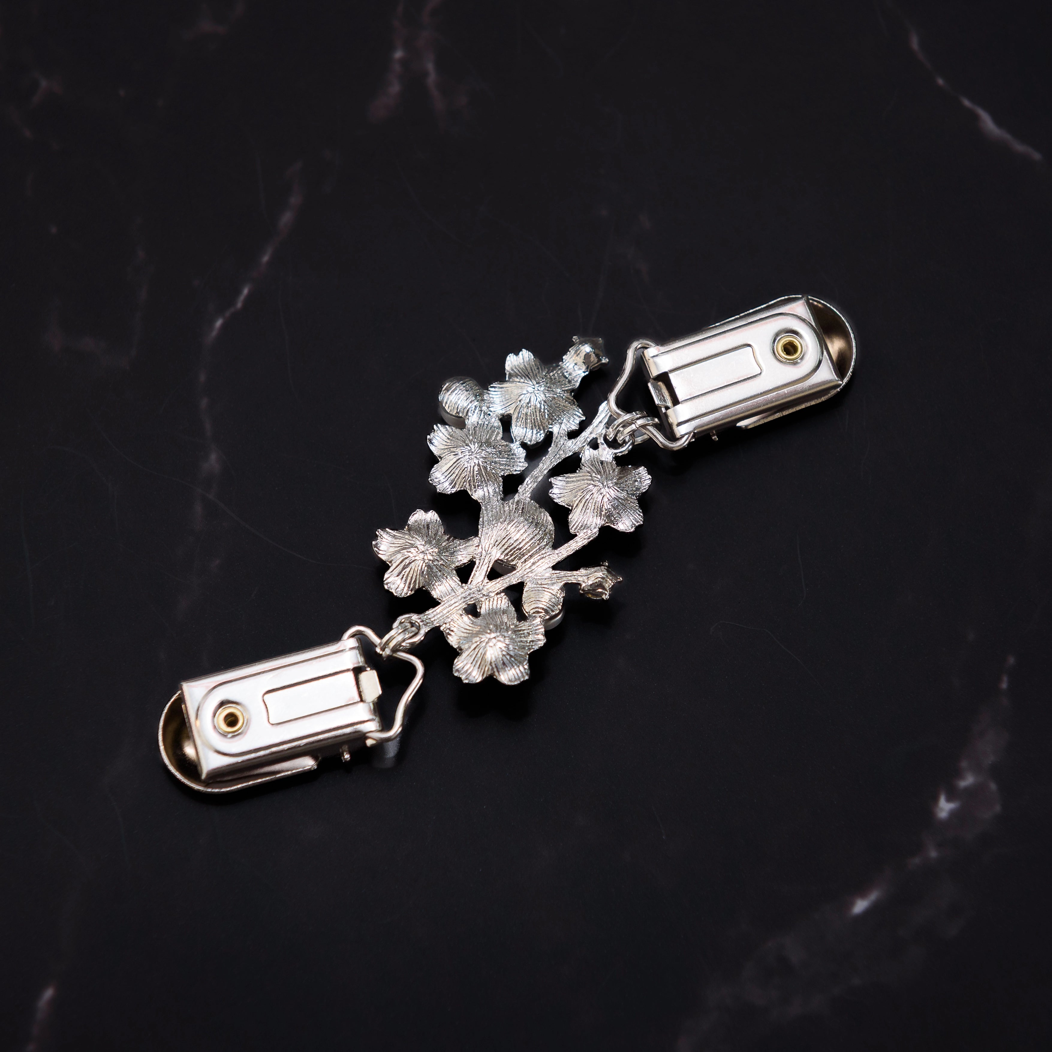 Blossom Pearl Cinch Clip