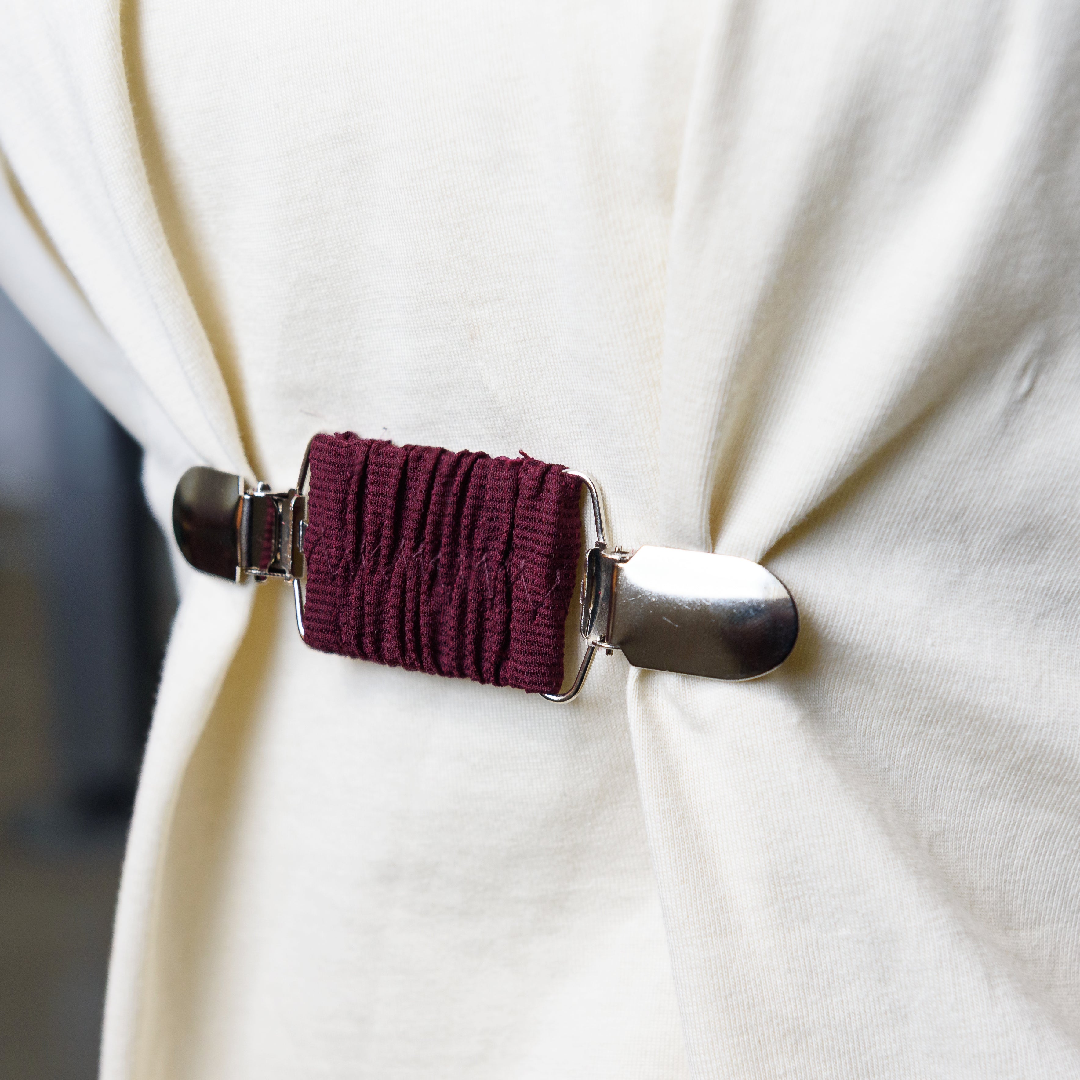 Burgundy Cinch Clip