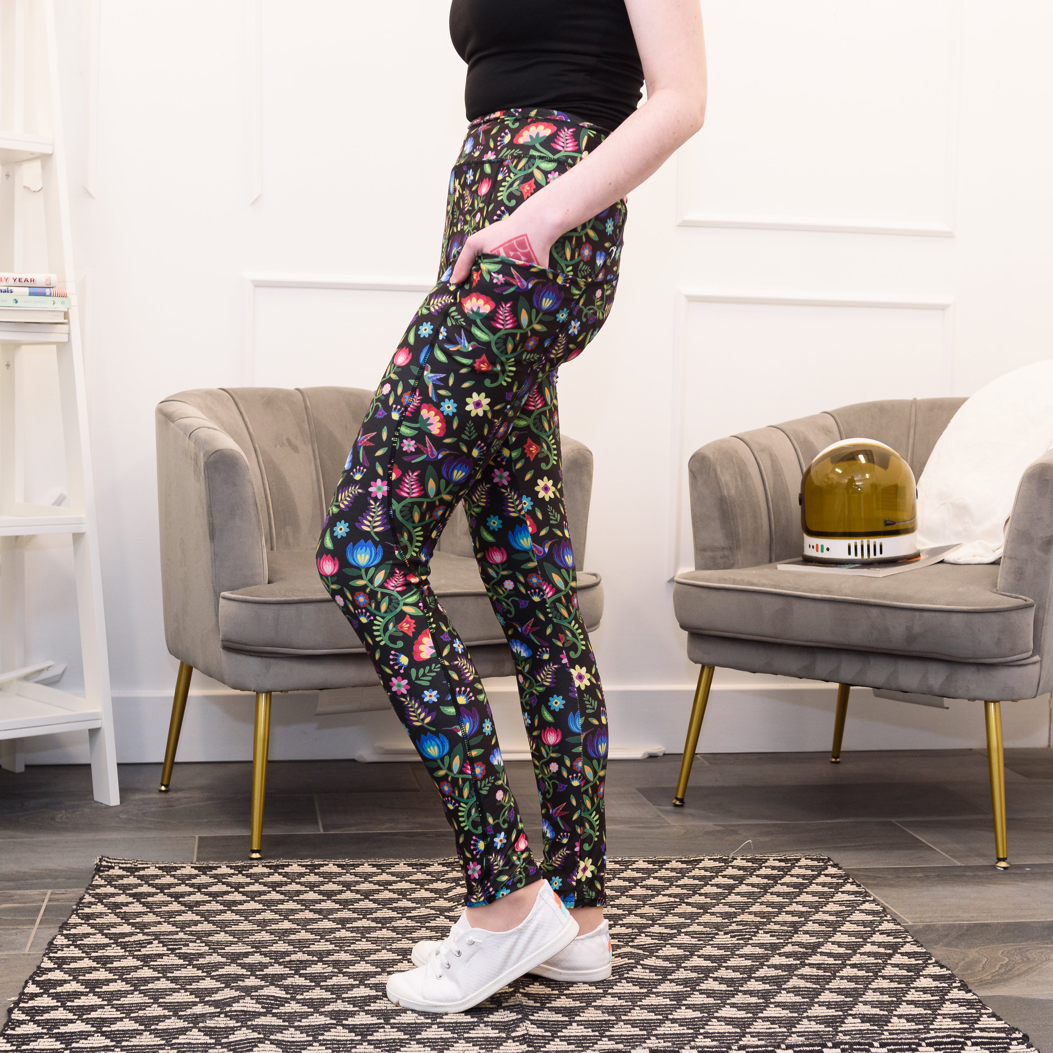 Hummingbirds Paradise Adults Leggings with Pockets