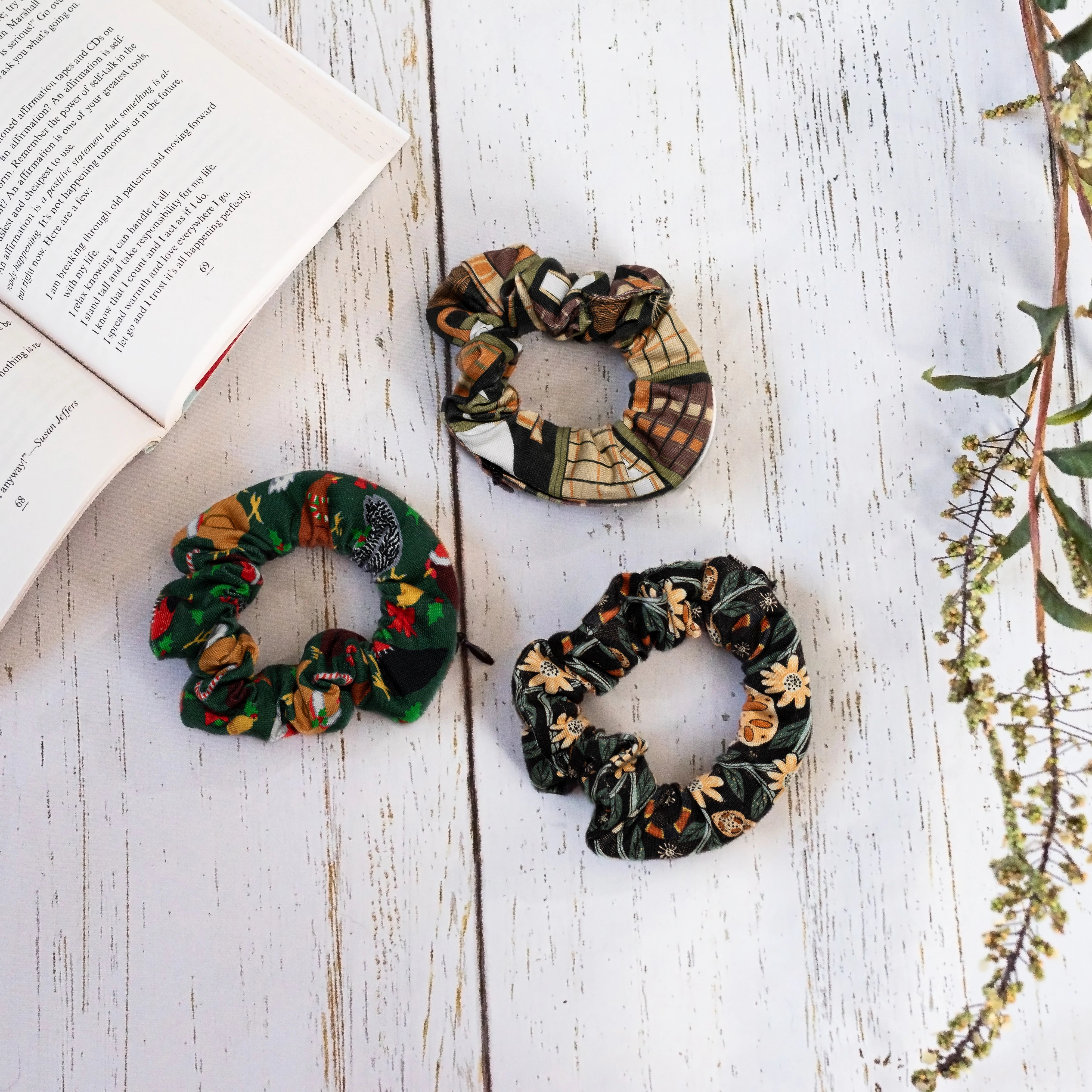 Critter Crew 3-Pack Scrunchies with Pocket