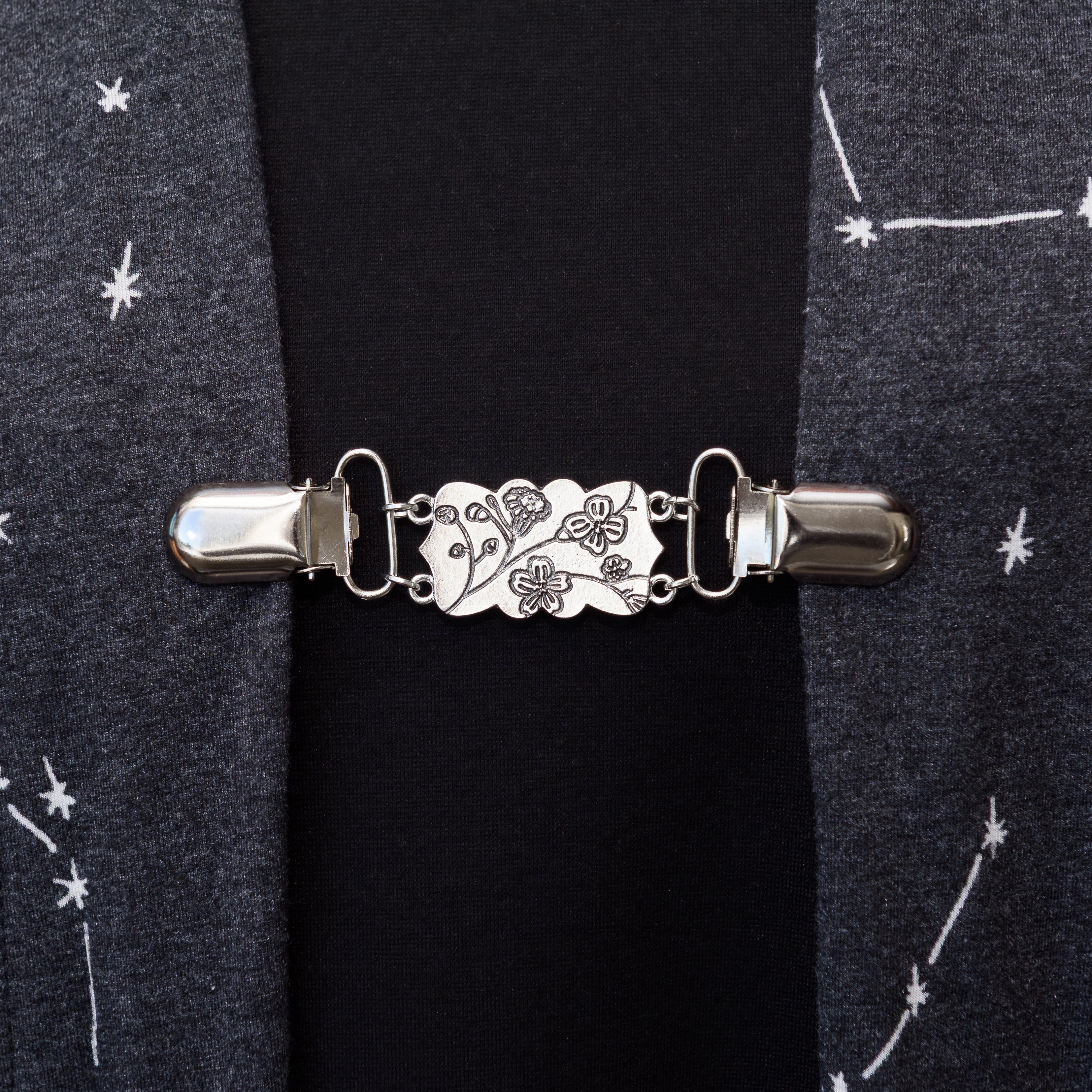 Silver Floral Cinch Clip